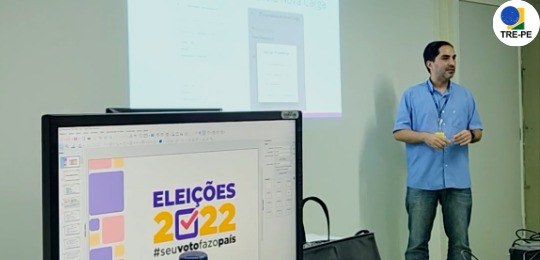 TRE-PE realiza treinamento para capacitar servidores que atuarão como suporte tecnológico nas eleições O treinamento aconteceu no prédio administrativo da Justiça Eleitoral, onde ficam armazenadas as...