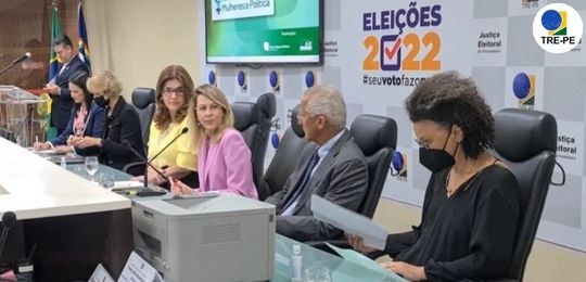 TRE-PE realizou nesta quinta-feira o 2° encontro do Ciclo de Estudos Mulheres na Política Evento contou com dois painéis falando sobre a participação das mulheres na política e mulheres ...