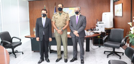 TRE-PE recebe comandante da Policia Militar TRE-PE recebe comandante da Policia Militar