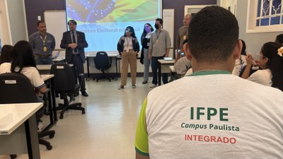 TRE-PE recebe visita de estudantes do IFPE - Campus Paulista