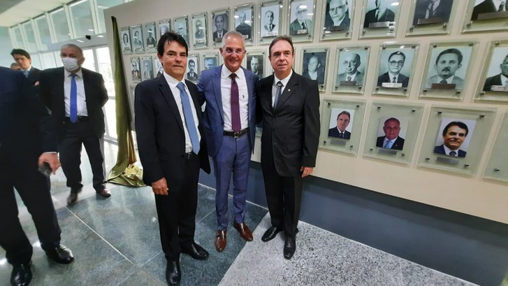 TRE-PE: TRE-PE presta homenagem para ex-presidentes TRE-PE presta homenagem para ex-presidentes