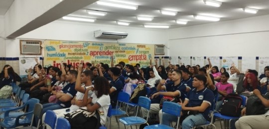 Iniciativa do TRE-PE reuniu mais de 500 alunos nas duas cidades