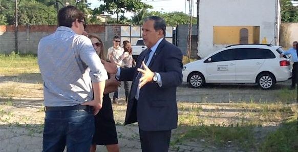 Presidente do TRE-PE visita terreno adquirido em Camaragibe