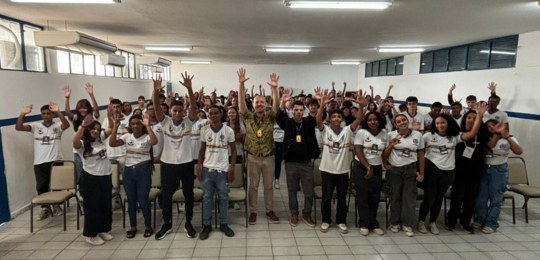 TRE Pernambuco faz mobilização para jovem tirar primeiro título