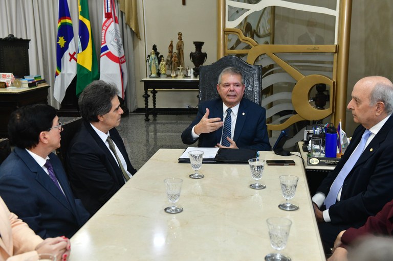Tribunais assinam termo de cooperação do projeto PopRuaJud 2