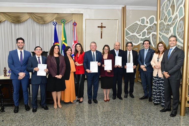 Tribunais assinam termo de cooperação do projeto PopRuaJud 4