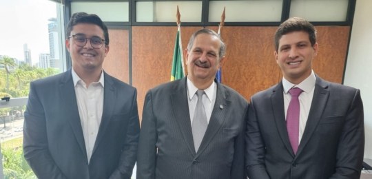 Vice-presidente recebe visita institucional do prefeito reeleito do Recife O prefeito esteve acompanhado do vice-prefeito eleito