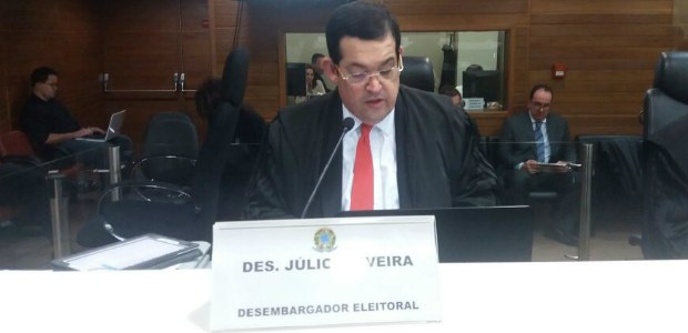 Desembargador Júlio Alcino é reconduzida para o TRE-PE