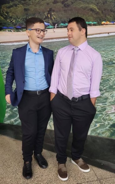 TRE-PE - Dia da Sindrome de Down 2025 - Felipe e sobrinho TRE-PE - Dia da Sindrome de Down 2025
