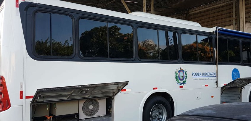 Em solenidade em Goiana, presidente do TRE-PE doará ônibus para ser usado como unidade do Serviç...
