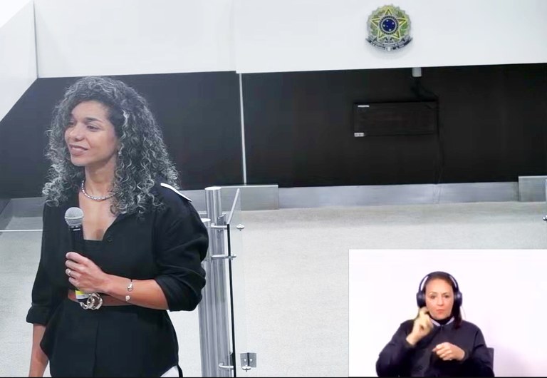 Palestra com tradução de LIBRAS