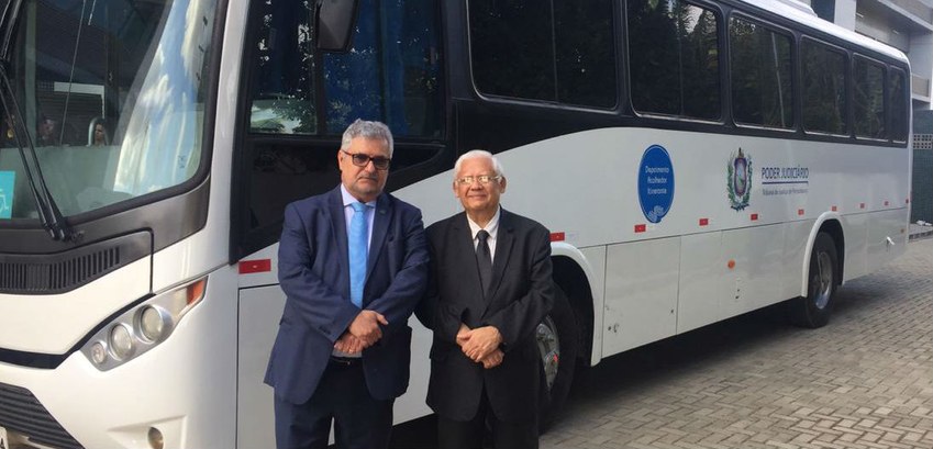 tre-pe parceria tjpe Tribunal Regional Eleitoral de Pernambuco doou ônibus que será utilizado para tomar o depoimento...