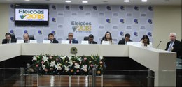 membros integrantes da mesa de abertura do seminário 