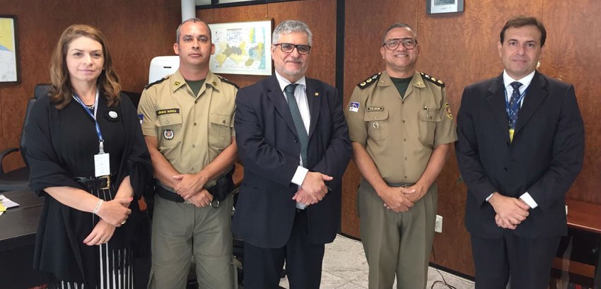 TRE-PE - TRE-PE doa bens móveis para a Cipoma Companhia Independente de Policiamento de Meio Ambiente vai receber mesas, birôs, cadeiras e arq...